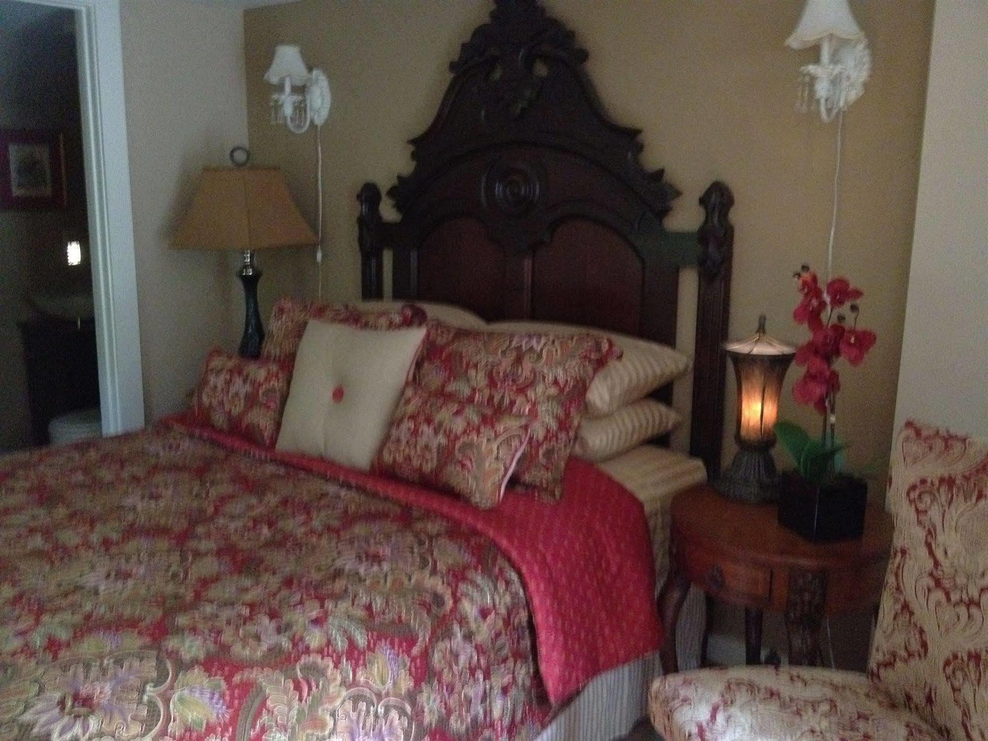 Red Bud Manor Inn Eureka Springs Buitenkant foto