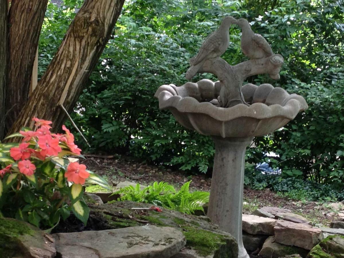 Red Bud Manor Inn Eureka Springs Buitenkant foto